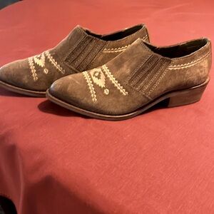 Cute western women's shoes; ankle boots; size 8;